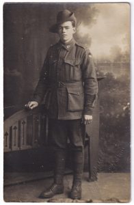 Postcard, with a photo of an Australian soldier, from the First World War (1914-1918)