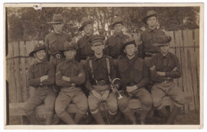 Postcard, with a photo of a group of Australian soldiers, from the era of the First World War (1914-1918)