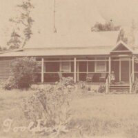 Postcard, with a photo of a house, at Toolangi (Vic.)